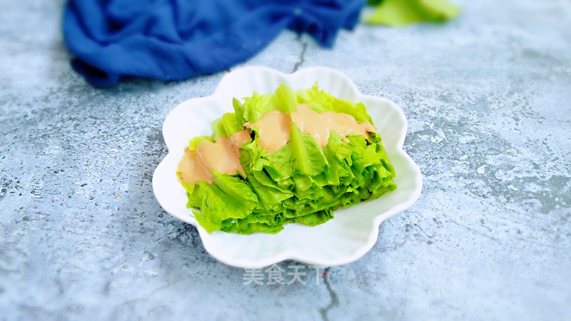 Lettuce with Sesame Sauce and Oil recipe