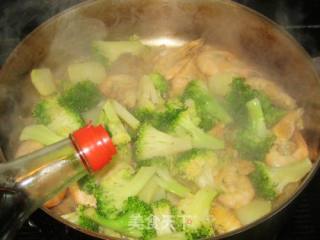 Stir-fried White Shrimp with Broccoli recipe