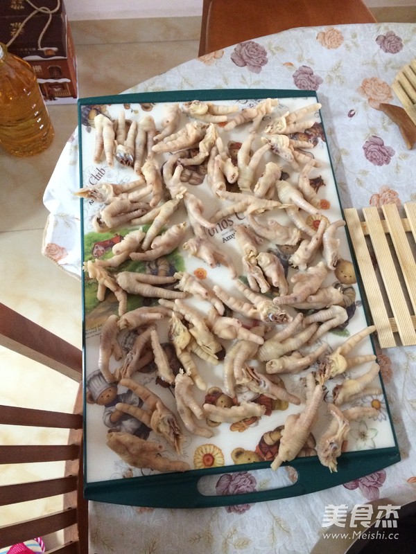 Spicy Marinated Chicken Feet recipe