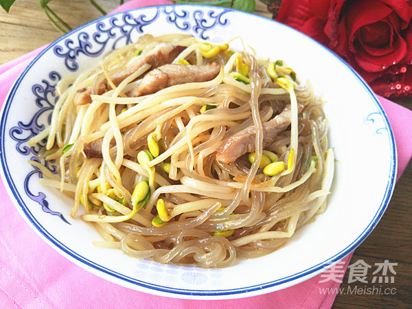 Fried Noodles with Soy Sprouts recipe
