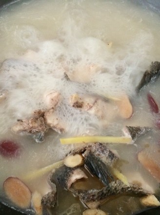 Milky White Raw Fish Soup