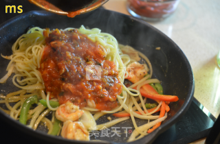 Tomato Seafood Spaghetti recipe