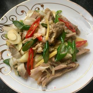 Stir-fried Mutton Noodles with Green Onions recipe