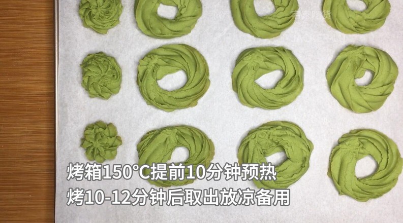 Matcha Christmas Wreath Biscuits, Light Tea Fragrance and Rich Butter recipe