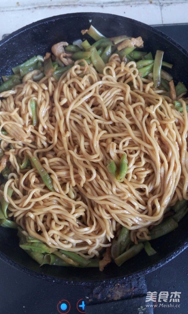 Cowpea Braised Noodles recipe