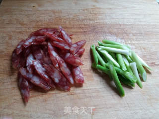 Stir-fried Sausage with Blue Beans recipe