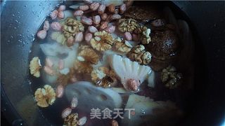 Peanut Cuttlefish Dried Lotus Root Soup recipe