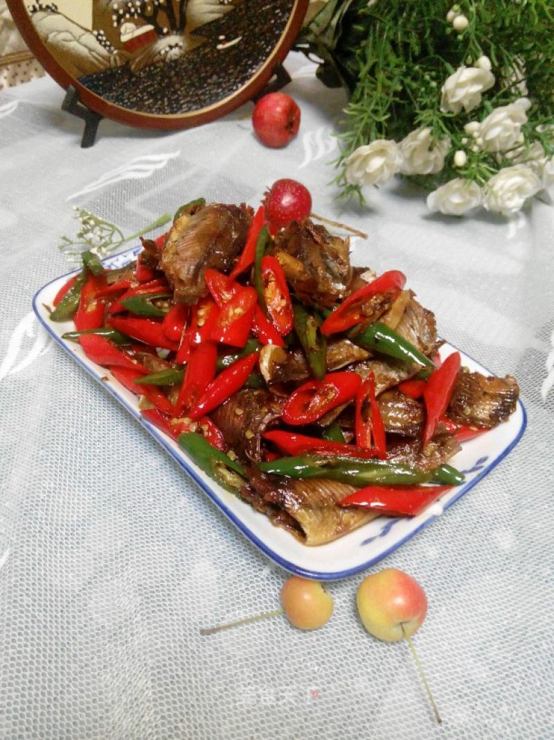 Stir-fried Small Dried Fish with Green and Red Pepper
