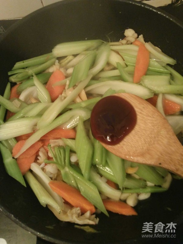 Stir-fried Celery with Conch Meat recipe