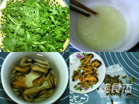 Egg White Chrysanthemum Mussel Soup recipe