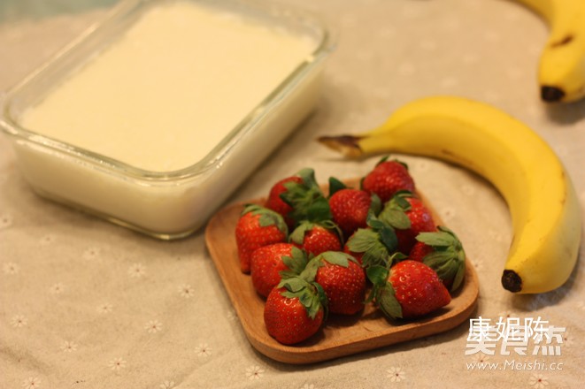 Strawberry Banana Milkshake recipe