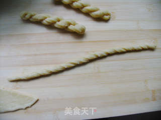 Sesame Crispy Small Twist recipe