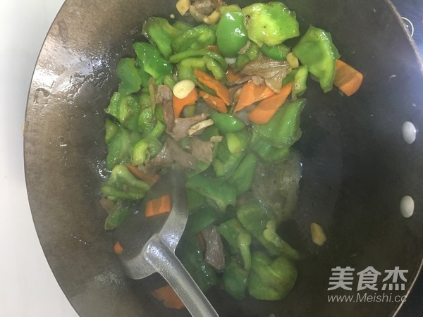 Stir-fried Pork with Big Chili recipe