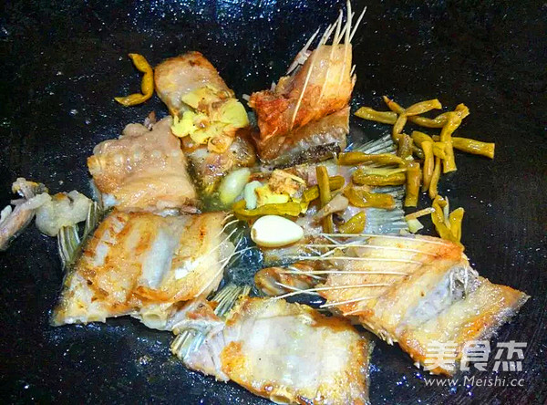 Braised Fish Bone with Capers recipe