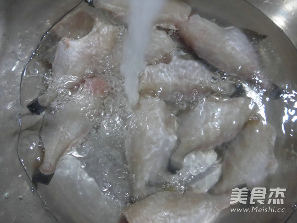 Braised Small Rubber Fish with Shacha Sauce recipe