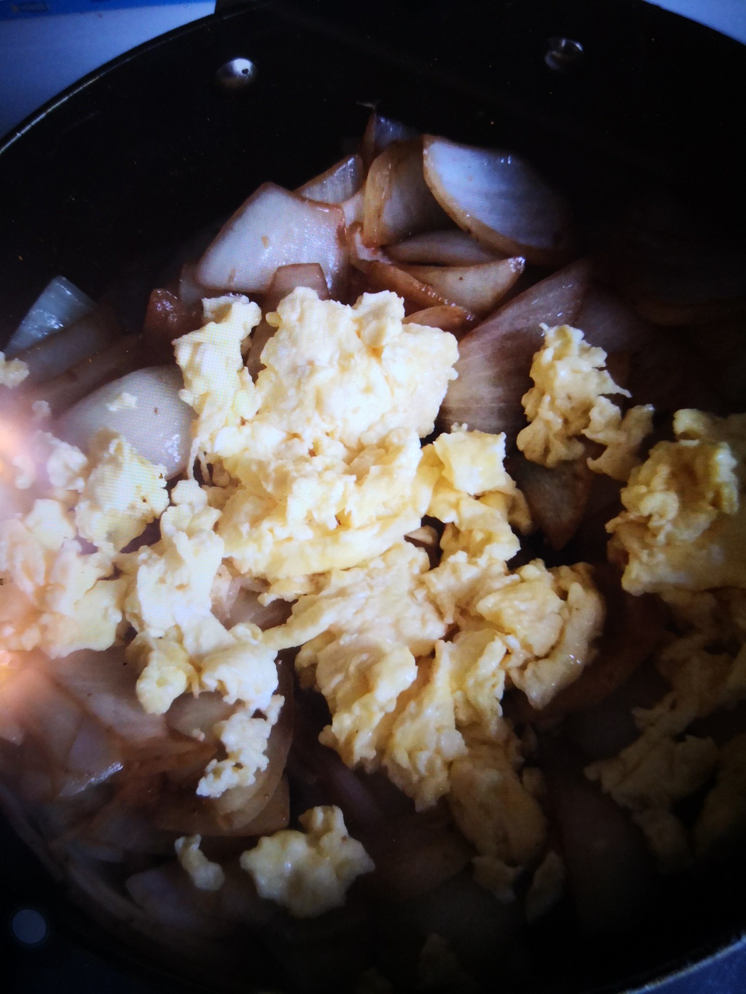 Scrambled Eggs with Black Onion recipe