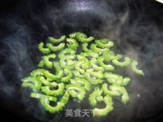 Zero Cooking Skills Can Also Make Healthy Dishes---fried Bitter Gourd with Oyster Sauce recipe