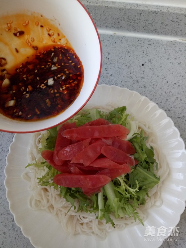 Bitter Chrysanthemum Sausage Noodles recipe