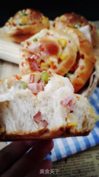 Ham and Vegetable Bread-winners of Lezhong Colorful Summer Baking Competition recipe