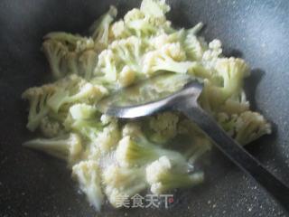 Stir-fried Cauliflower with Duck Blood recipe