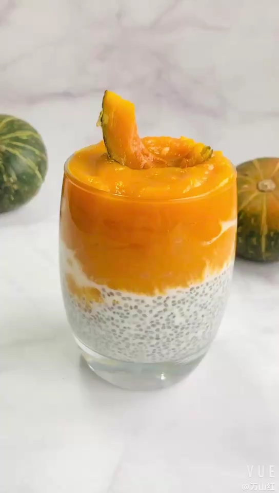 Pumpkin Smoothie with Chia Seeds