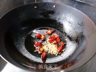 Stir-fried Pickled Radish with Garlic Sprouts (home Cooking) recipe