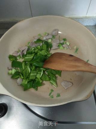 Stir-fried Rice White with Green Peppers recipe