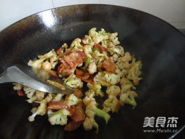 Stir-fried Cauliflower with Bacon recipe