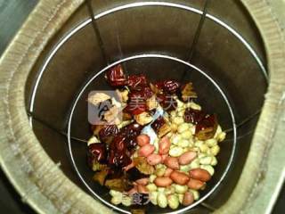Red Dates and Peanut Soy Milk recipe