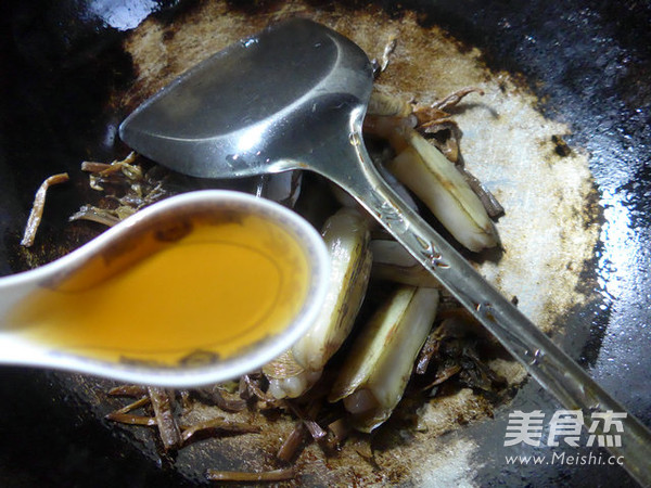 Bamboo Shoot and Dried Vegetable Clam Soup recipe