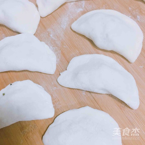 A New Use of Leftover Dumpling Filling—fried Buns recipe