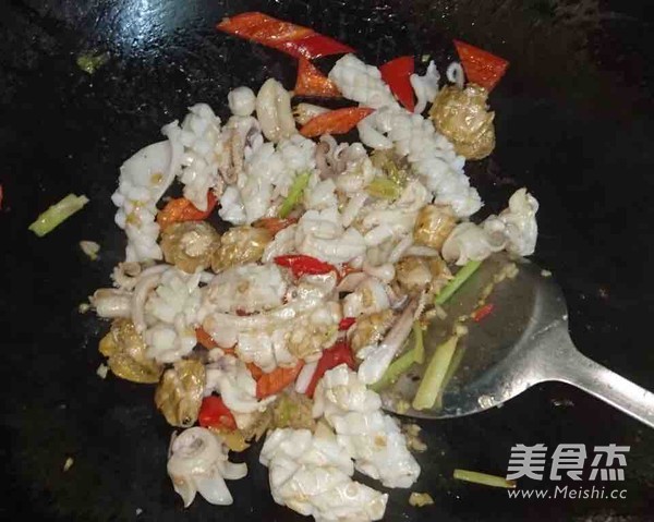 Stir-fried Fresh Squid Abalone with Mixed Sauce recipe