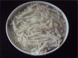 Steamed Nine Tripe Fish with Enoki Mushroom recipe