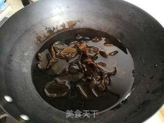 Fried Enoki Mushroom with Black Fungus recipe