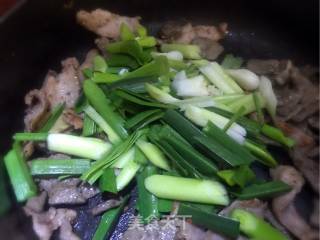 Stir-fried Pork Liver with Green Garlic recipe