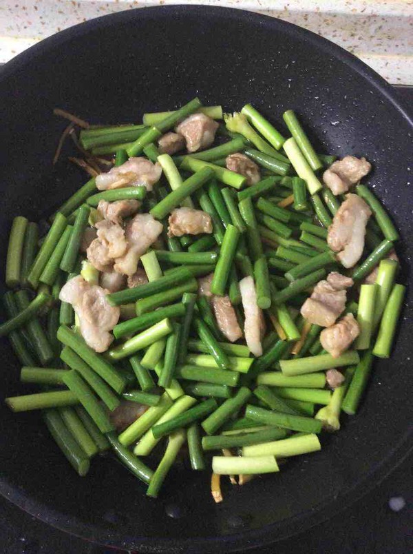 Stir-fried Pork with Garlic Moss recipe