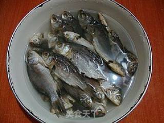 Appetizer with Rice----------【chopped Pepper Dried Crucian Carp】 recipe