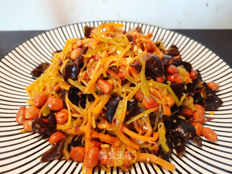 Crispy and Refreshing Cold Lettuce recipe