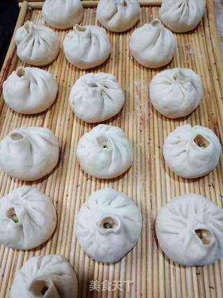 Big Steamed Buns with Vegetarian Stuffing recipe