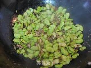 Fried Broad Beans with Pickled Vegetables and Minced Meat recipe