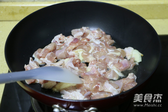 Stir-fried Chicken with Sauce recipe