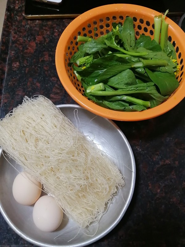 Simple and Delicious~~ Choy Sum Stir-fried Rice Noodles recipe