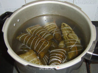 Blood Glutinous Rice Dumpling with Candied Dates recipe