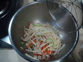 Chicken Shreds Mixed with Spring Bamboo Shoots recipe