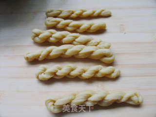 Sesame Crispy Small Twist recipe