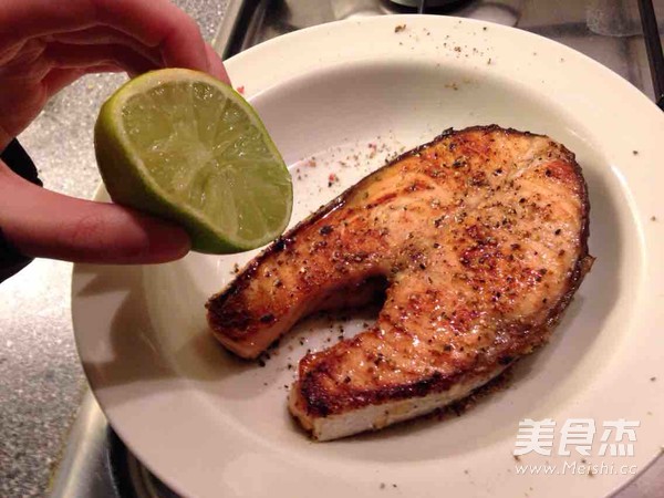 Pan-fried Salmon with Lime Juice recipe