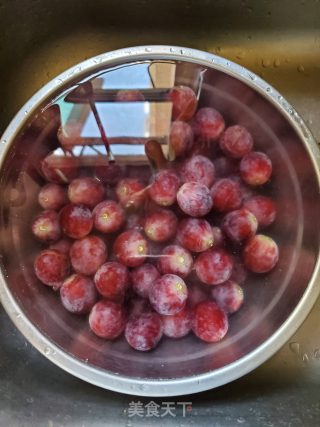 Freshly Squeezed Grape Juice recipe