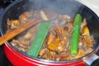 Stewed Chicken Skeleton with Jackfruit Seeds recipe