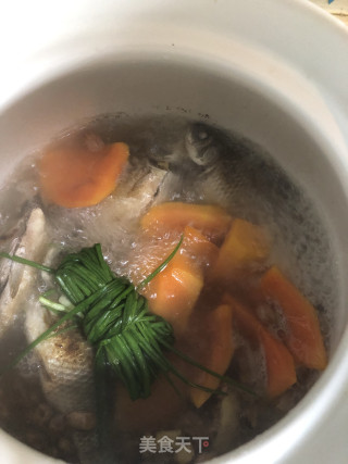 Stewed Crucian Carp with Papaya recipe