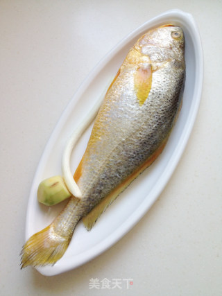 Banquet Dishes-salt and Pepper Large Yellow Croaker recipe